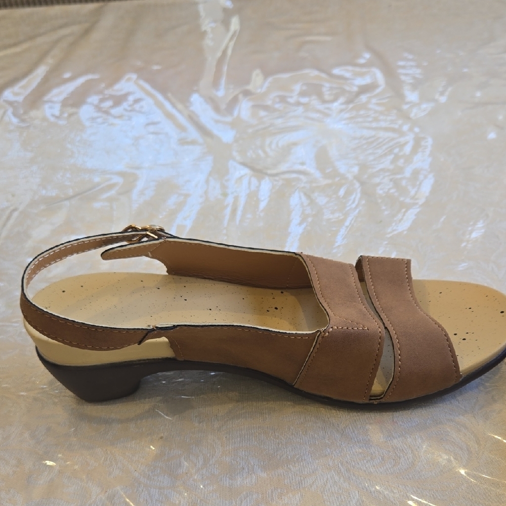 Comfortable Tan Slingback Sandals - Picture 3 of 5